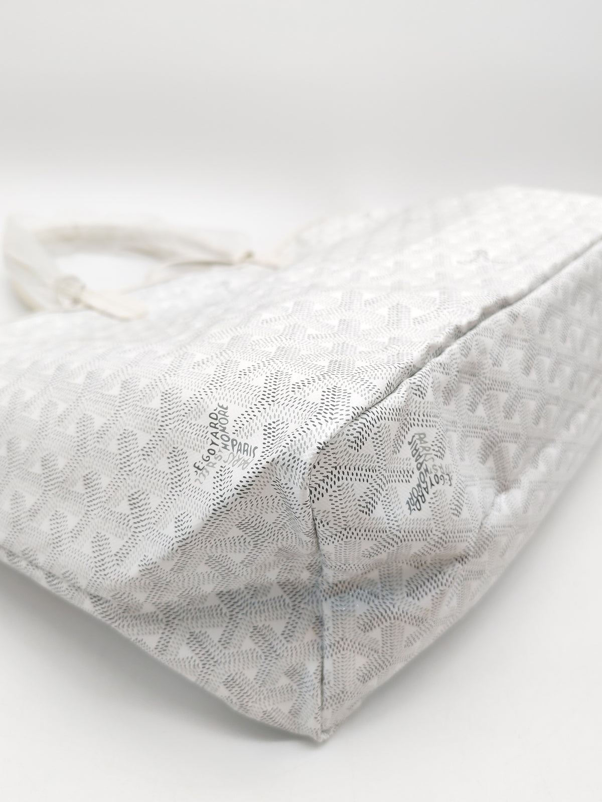 Goyard Saint Louis PM in White Goyardine Canvas with Croc Universal Clip Charm | Purse Maison Luxury Bags Shop