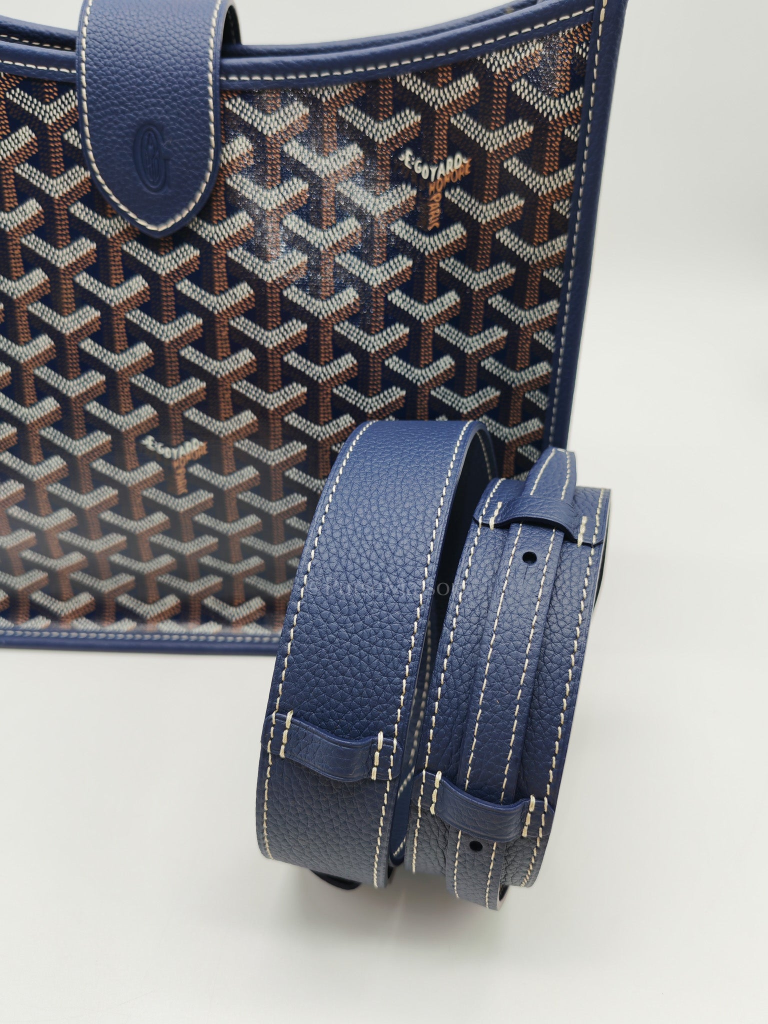 Sac Musette Crossbody Bag Pm in Navy Blue Goyardine Canvas