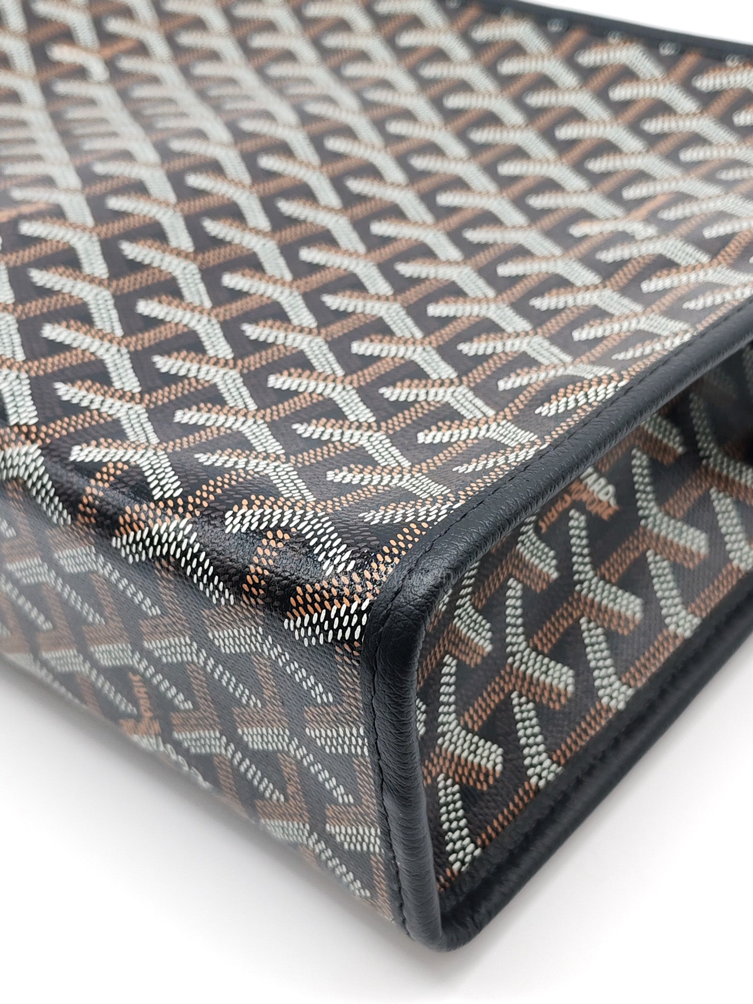 Jouvence Toiletry Pouch in Black Goyardine Canvas