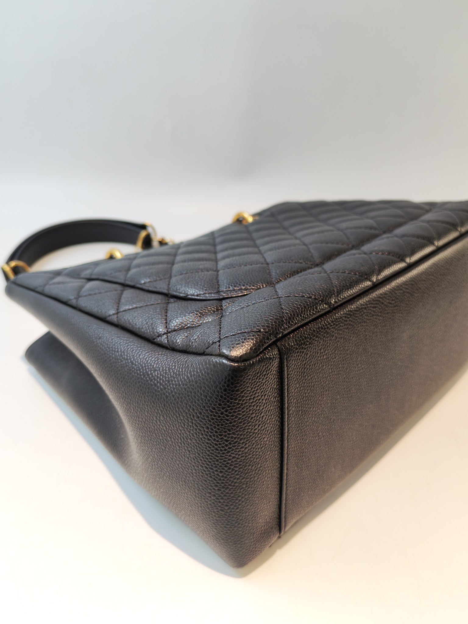 Grand Shopping Tote (GST) in Black Caviar Leather and Gold Hardware Series 18/13 | Purse Maison Luxury Bags Shop