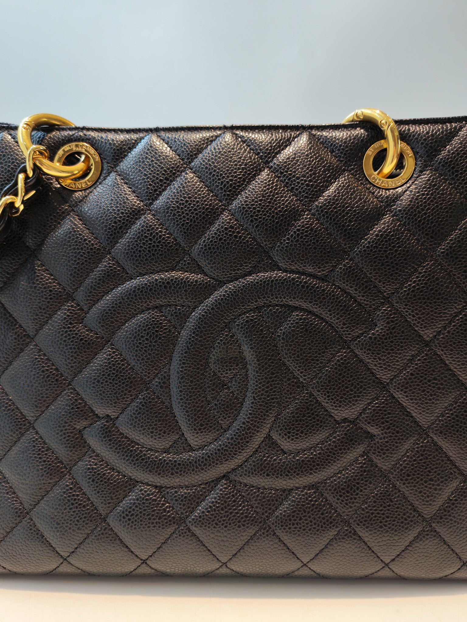 Grand Shopping Tote (GST) in Black Caviar Leather and Gold Hardware Series 18/13 | Purse Maison Luxury Bags Shop