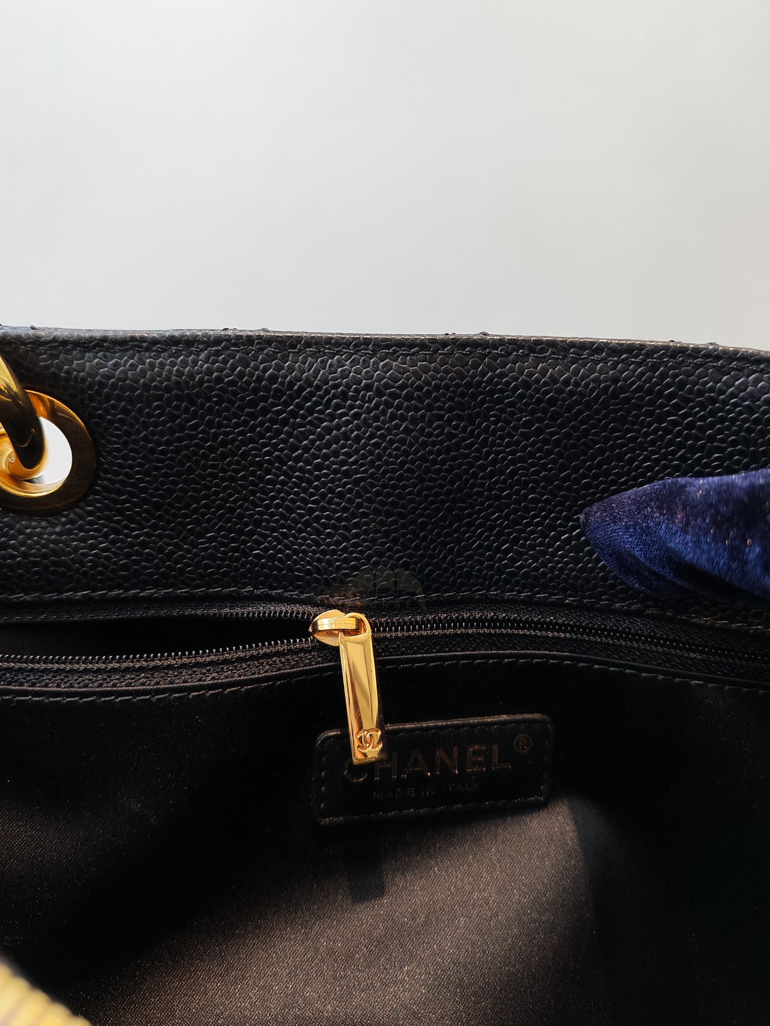 Grand Shopping Tote (GST) in Black Caviar Leather and Gold Hardware Series 18/13 | Purse Maison Luxury Bags Shop