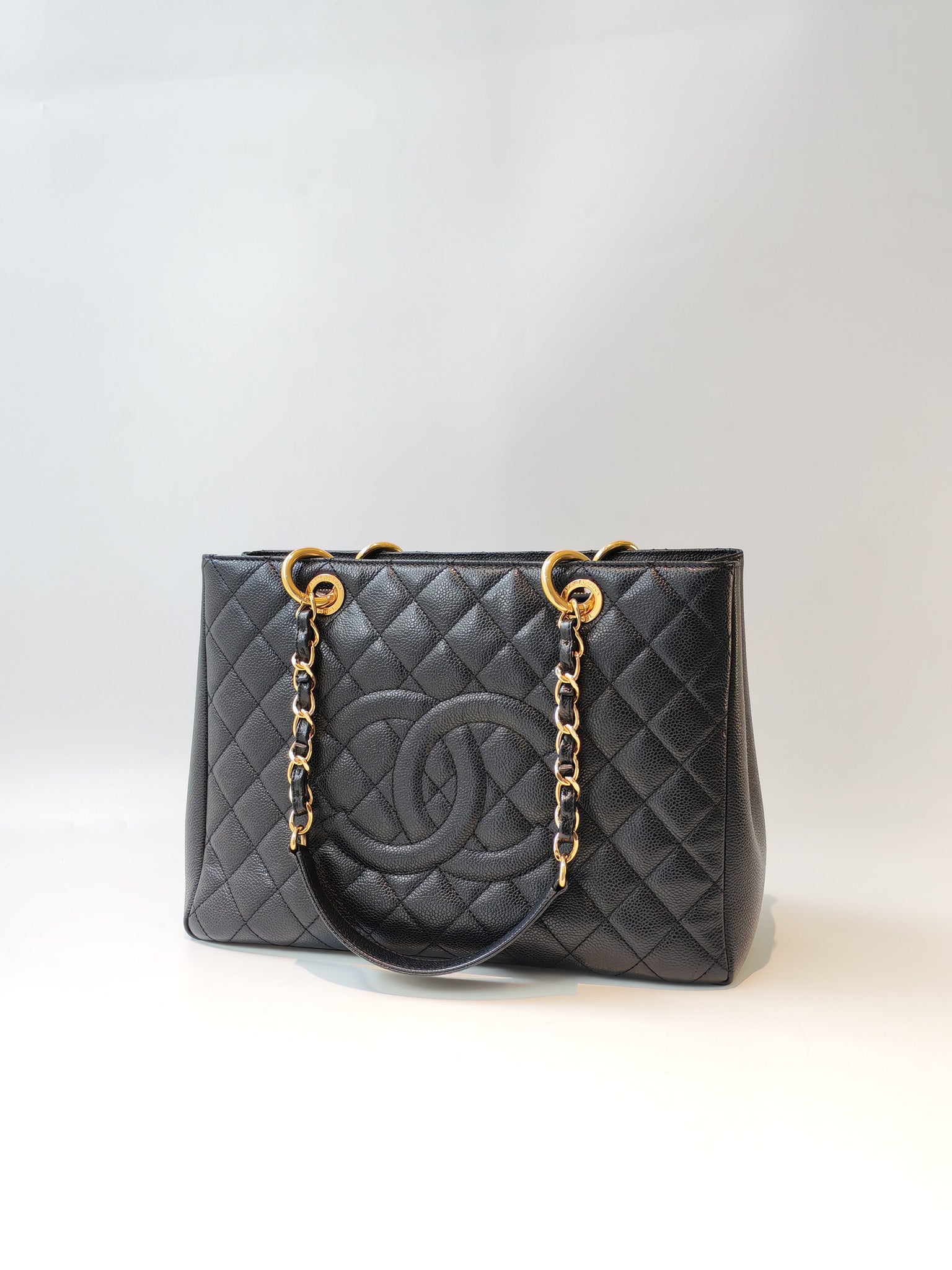 Grand Shopping Tote (GST) in Black Caviar Leather and Gold Hardware Series 18/13 | Purse Maison Luxury Bags Shop