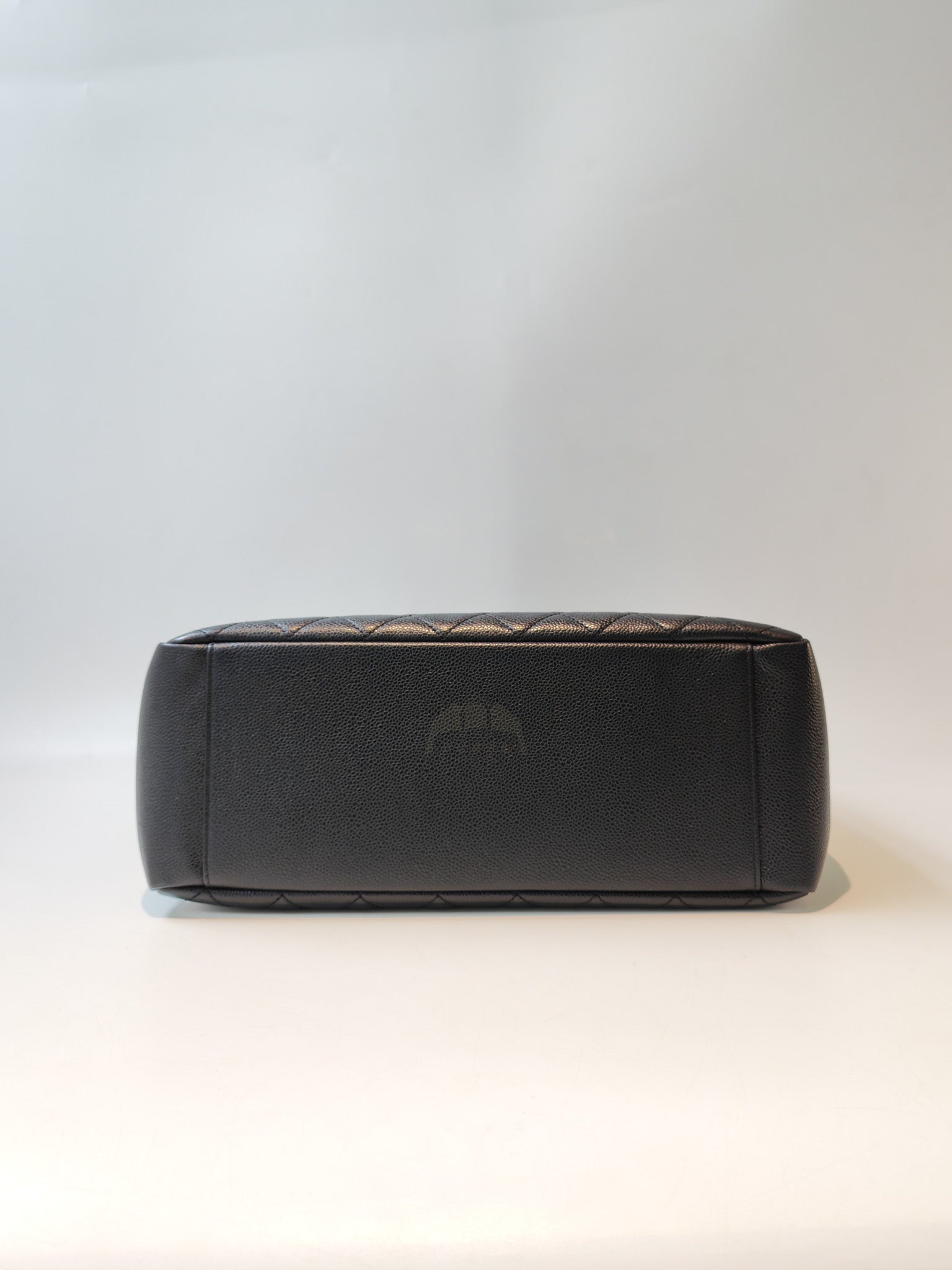 Grand Shopping Tote (GST) in Black Caviar Leather and Gold Hardware Series 18/13 | Purse Maison Luxury Bags Shop