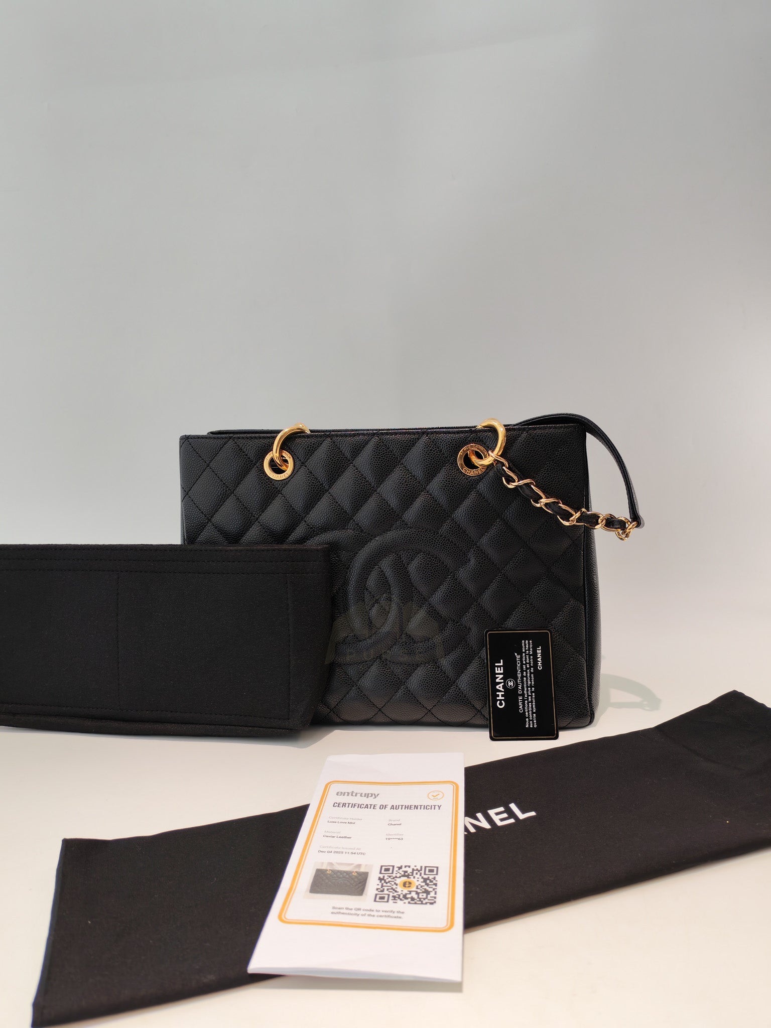 Grand Shopping Tote (GST) in Black Caviar Leather and Gold Hardware Series 19/63 | Purse Maison Luxury Bags Shop