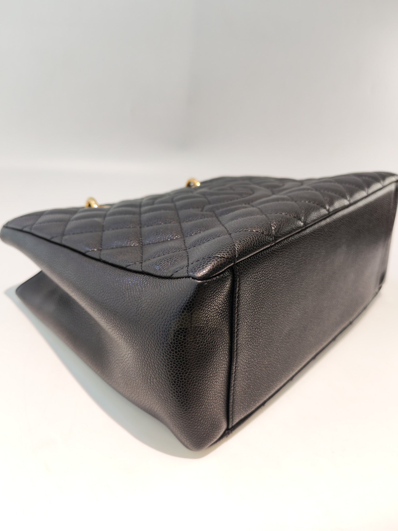 Grand Shopping Tote (GST) in Black Caviar Leather and Gold Hardware Series 19/63 | Purse Maison Luxury Bags Shop