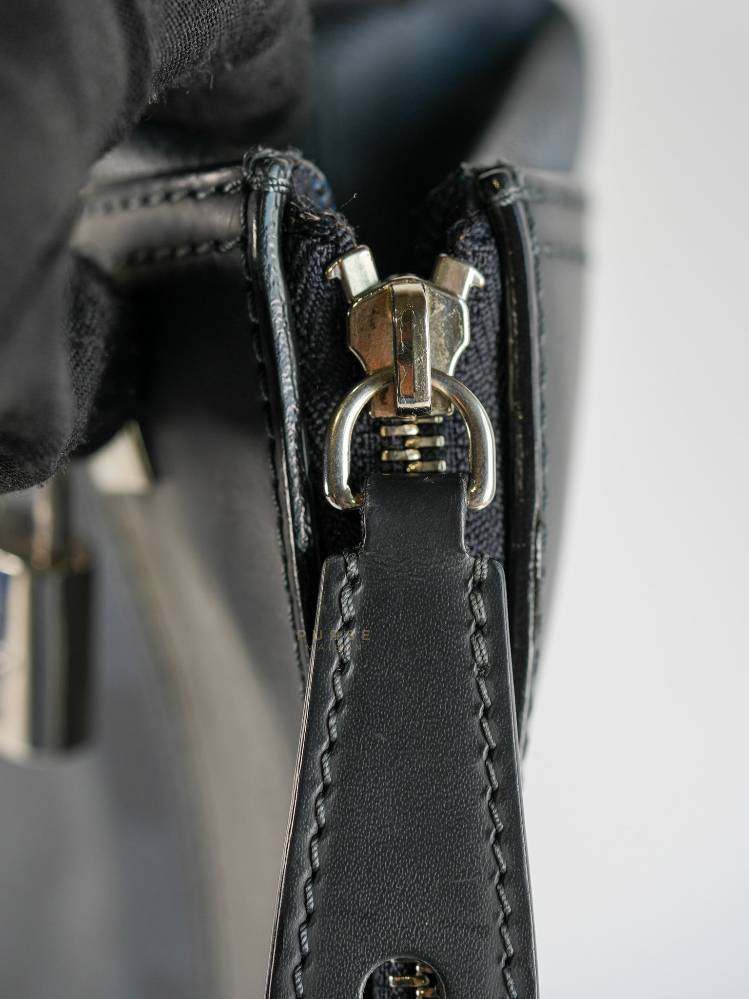 Greenwich Messenger Bag in Damier Cobalt Canvas (Date Code: DR1174) | Purse Maison Luxury Bags Shop