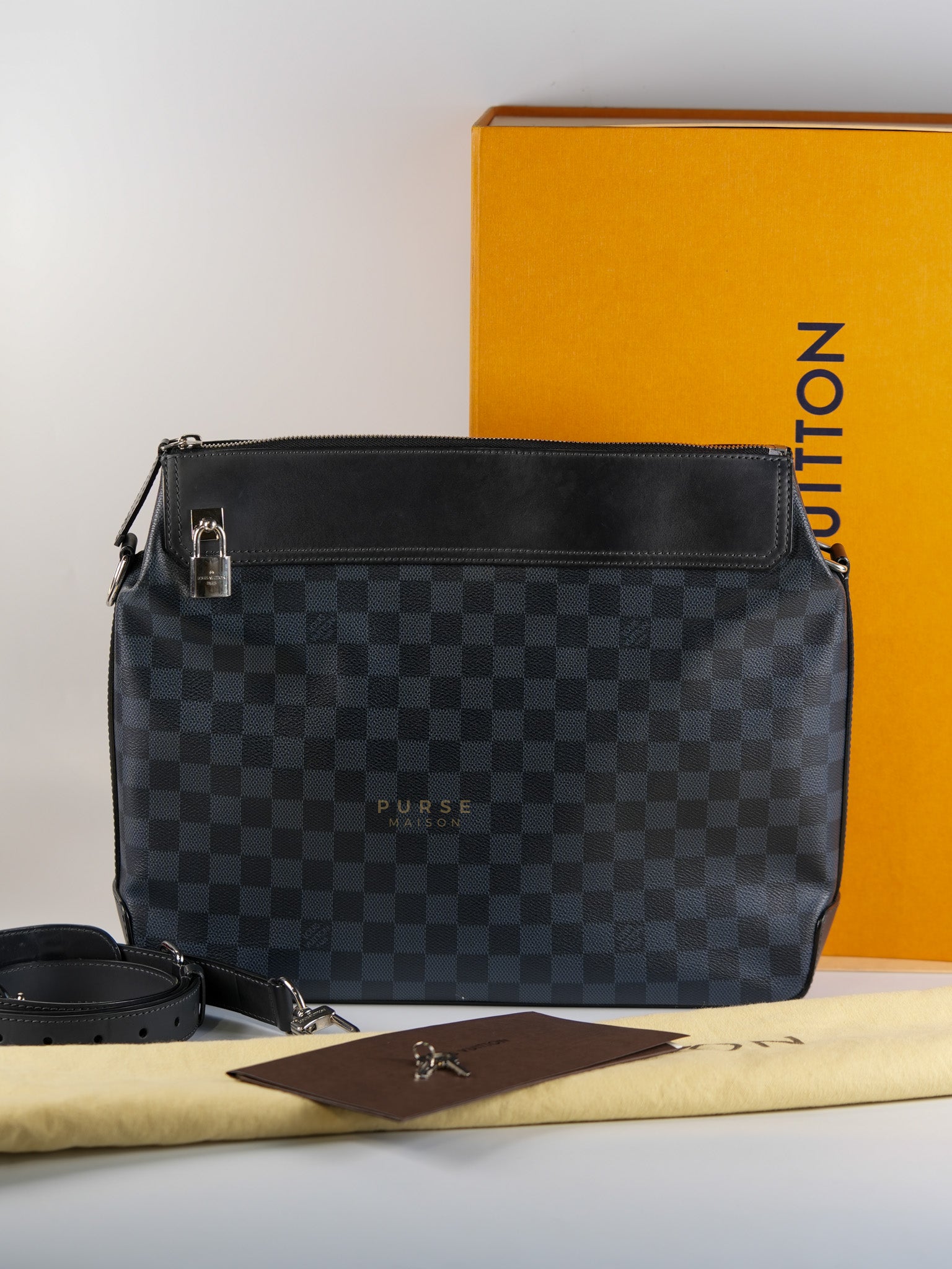 Greenwich Messenger Bag in Damier Cobalt Canvas (Date Code: DR1174) | Purse Maison Luxury Bags Shop