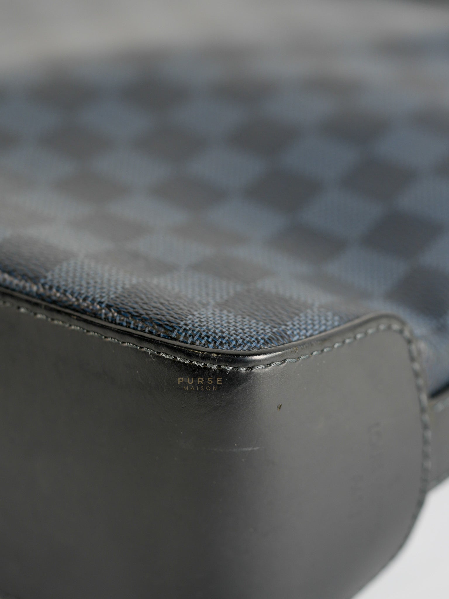 Greenwich Messenger Bag in Damier Cobalt Canvas (Date Code: DR1174) | Purse Maison Luxury Bags Shop
