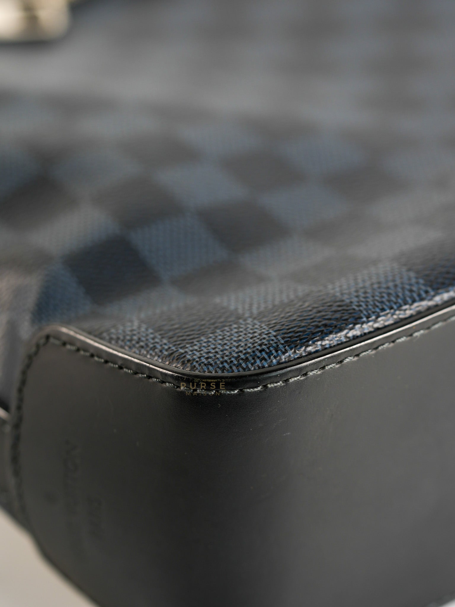 Greenwich Messenger Bag in Damier Cobalt Canvas (Date Code: DR1174) | Purse Maison Luxury Bags Shop