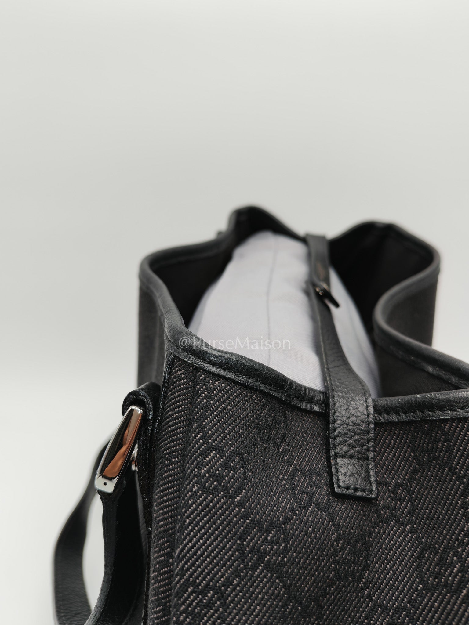Gucci Abbey D-Ring Shoulder Bag in Black GG Supreme Denim Canvas | Purse Maison Luxury Bags Shop