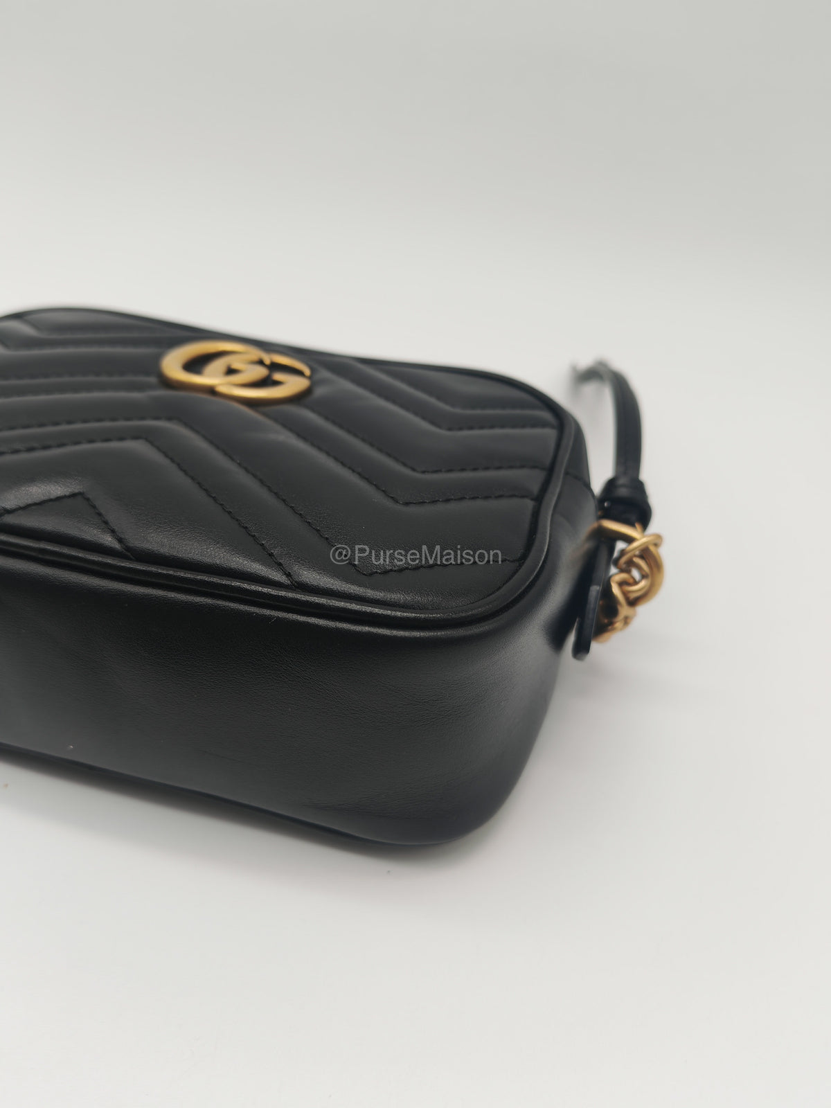 Gucci GG Marmont Camera Bag in Matelasse Leather Crossbody Bag | Purse Maison Luxury Bags Shop
