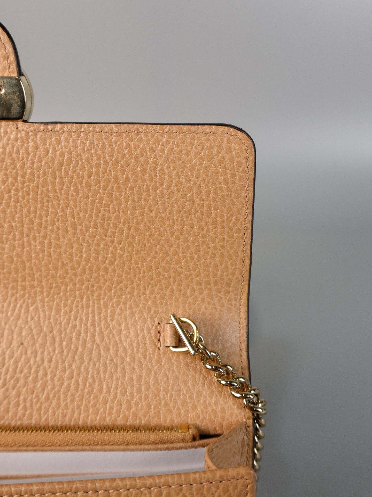 Gucci Interlocking Wallet on Chain WOC in Beige | Purse Maison Luxury Bags Shop