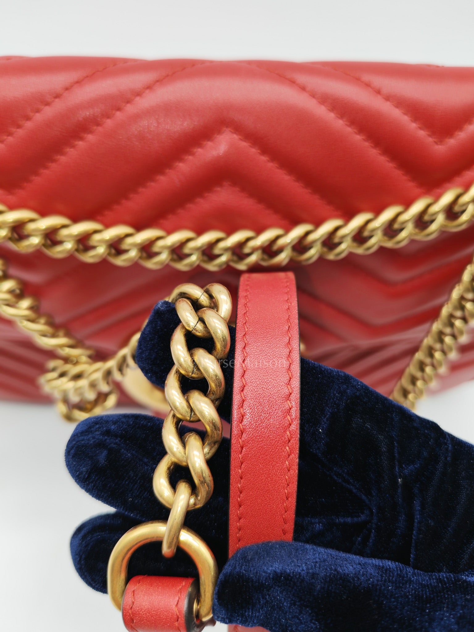 Marmont Medium in Hibiscus Red Calfskin Leather Shoulder Bag | Purse Maison Luxury Bags Shop
