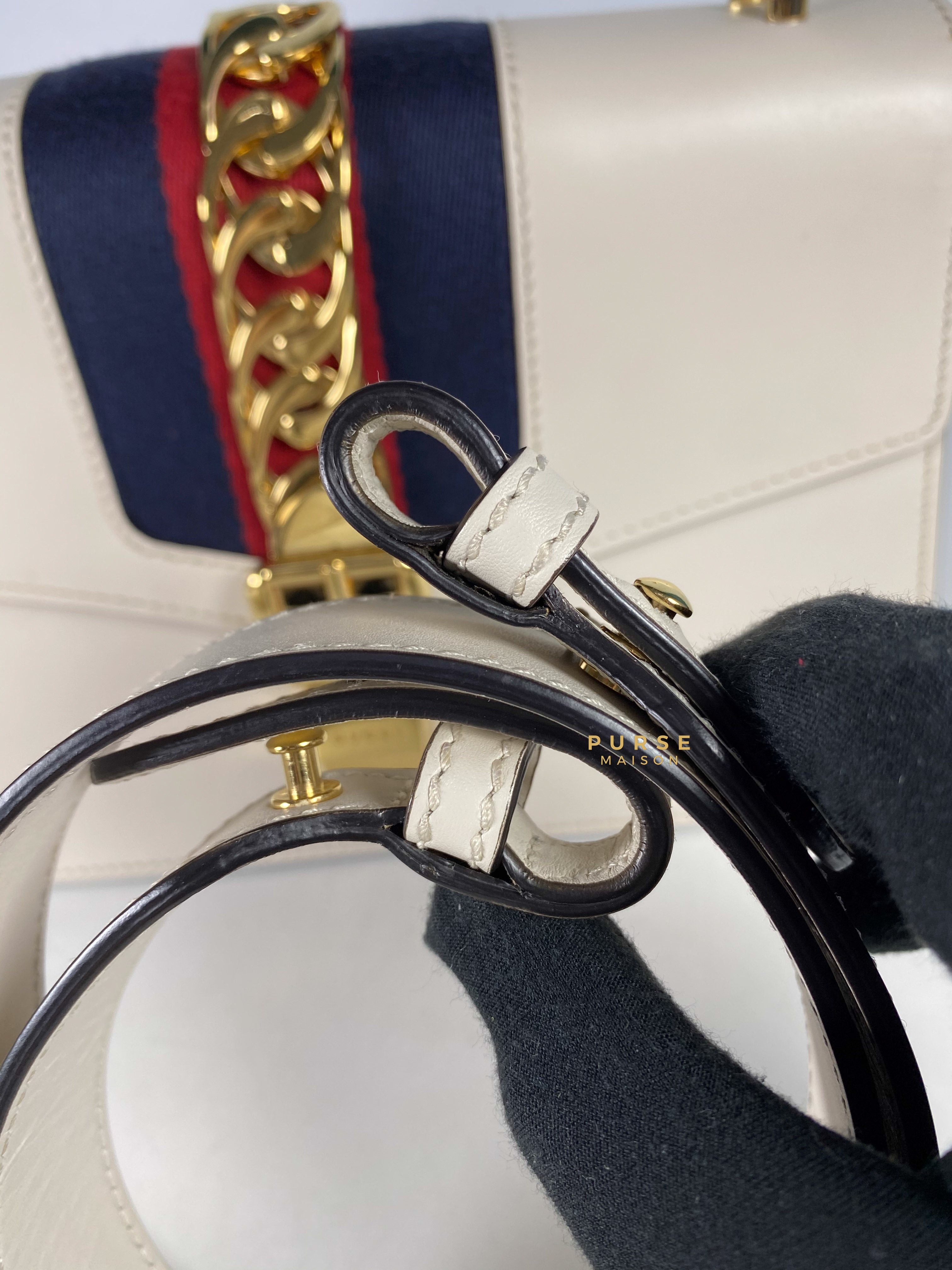 Gucci Sylvie Shoulder Bag in Off White Leather Purse