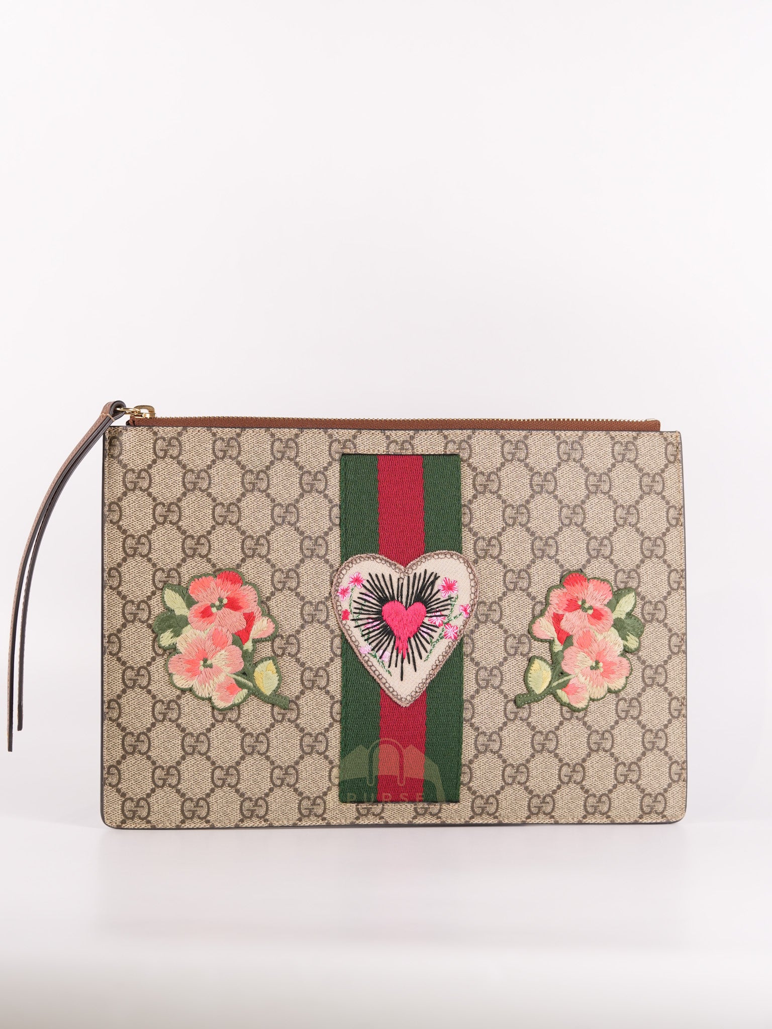 Heart Patch Pouch in GG Supreme Canvas | Purse Maison Luxury Bags Shop