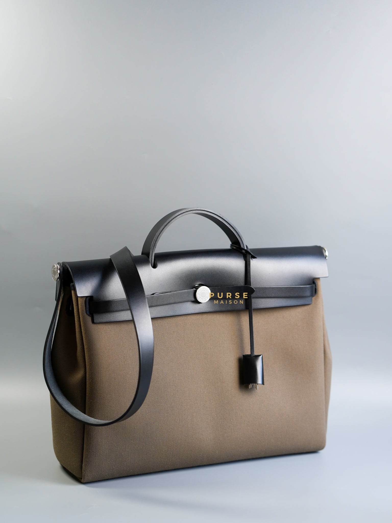 Herbag 39 Messenger Bag in Toile Militaire/Noir Stamp B | Purse Maison Luxury Bags Shop