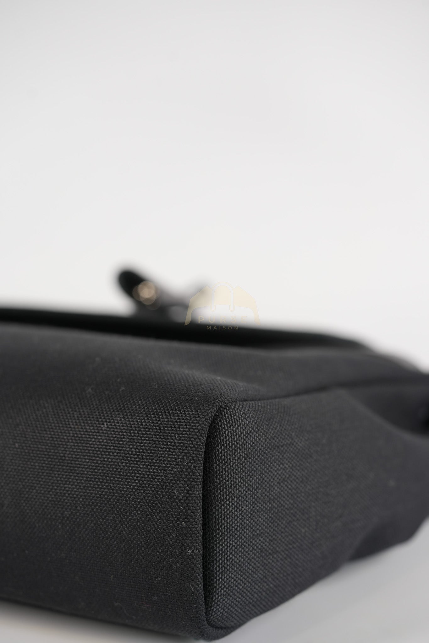 Herbag Messenger 39 in Black Military Toile Vache Hunter & Palladium Hardware Stamp K(2025) | Purse Maison Luxury Bags Shop