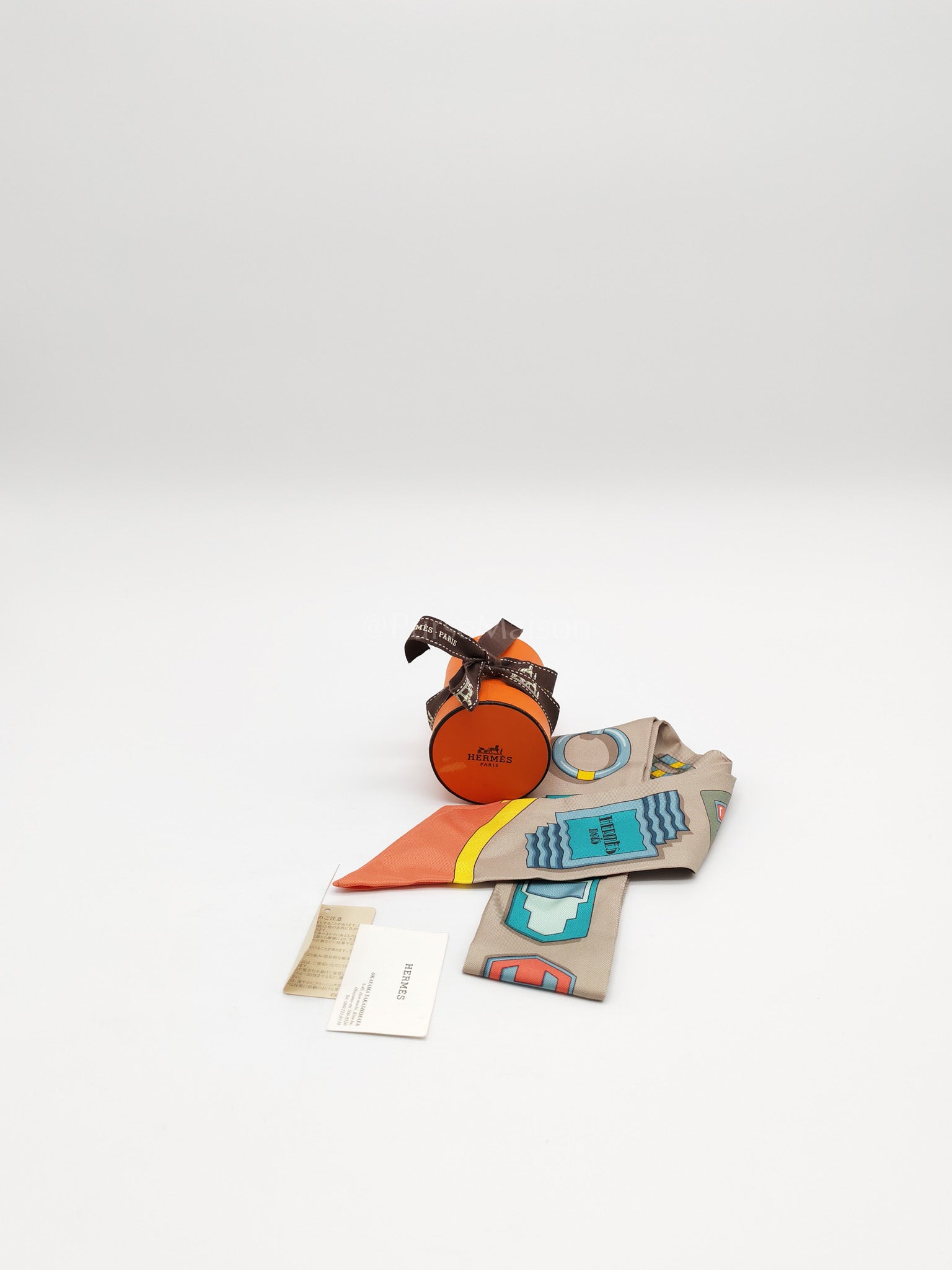 Carre En Boucles in Gray and Orange Silk Twilly | Purse Maison Luxury Bags Shop