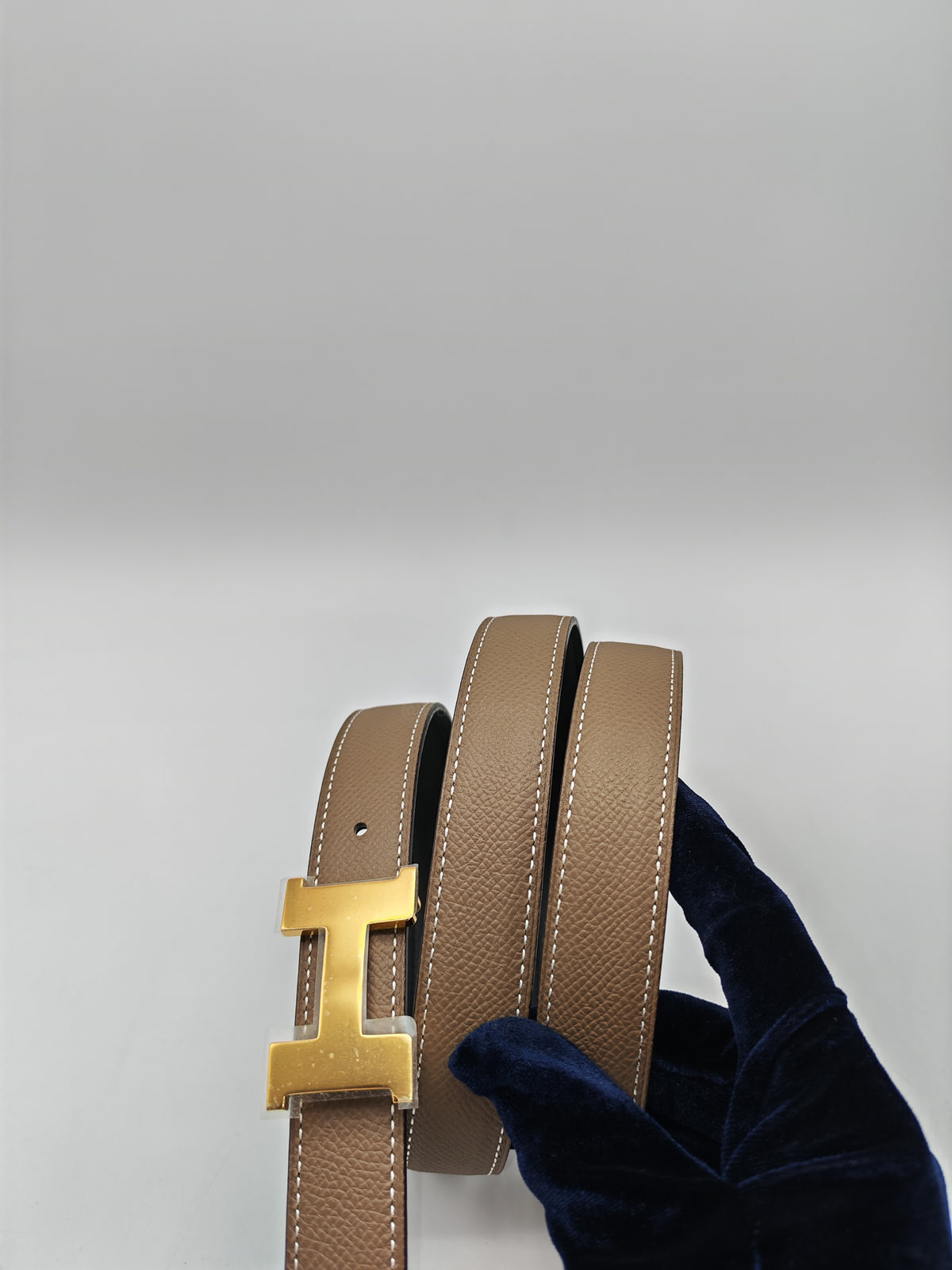 Hermes Constance H Buckle Reversible Belt in Etoupe and Gold Hardware Stamp W (2024) | Purse Maison Luxury Bags Shop