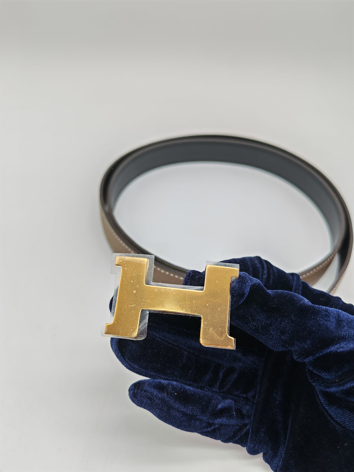 Hermes Constance H Buckle Reversible Belt in Etoupe and Gold Hardware Stamp W (2024) | Purse Maison Luxury Bags Shop