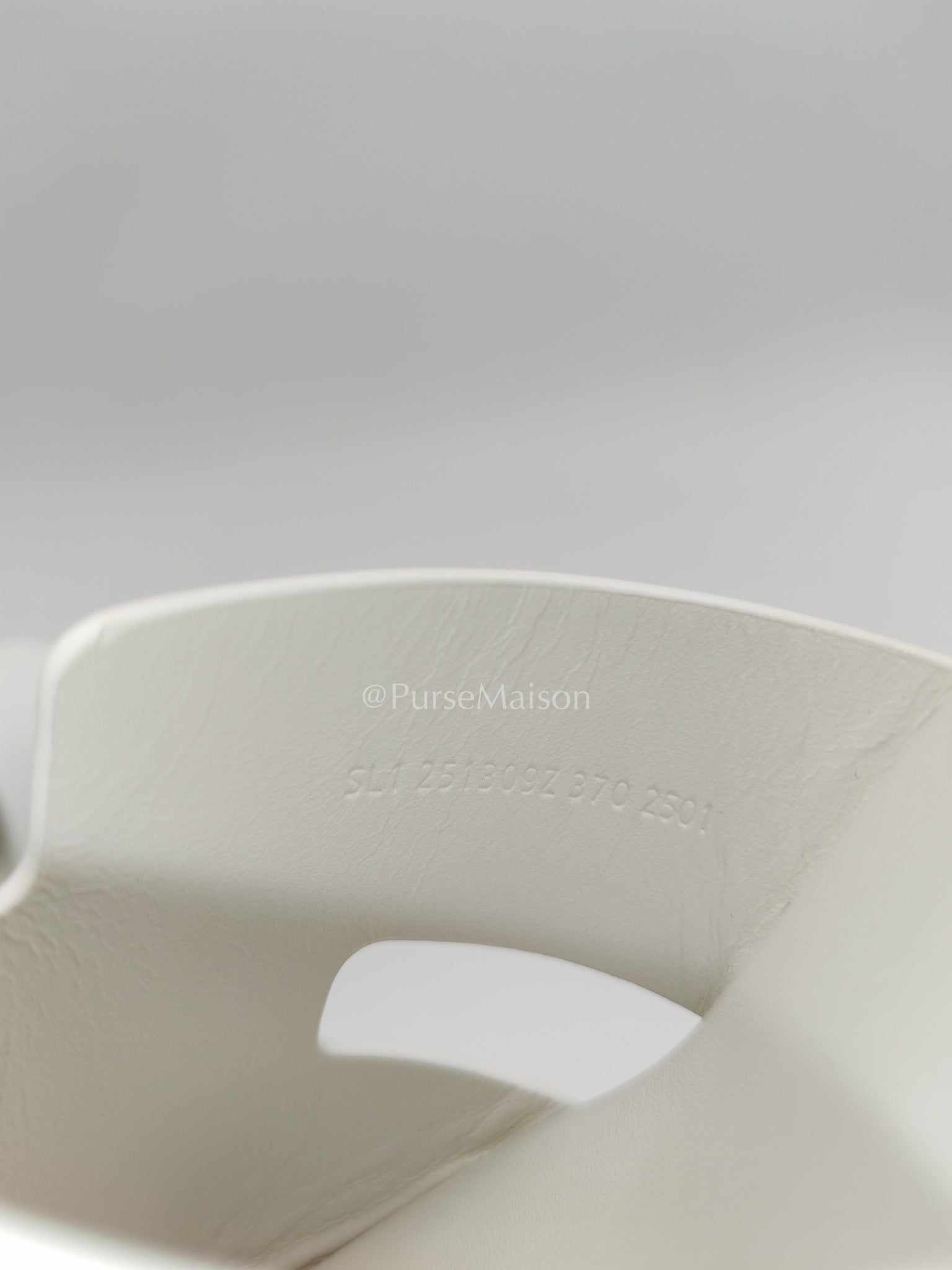 Hermes Eze Sandals in White Calfskin Leather Size 37 EU (24 cm) | Purse Maison Luxury Bags Shop