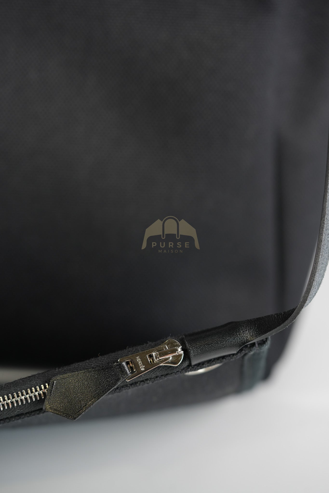 Herbag Messenger 39 in Black Military Toile Vache Hunter & Palladium Hardware Stamp K(2025) | Purse Maison Luxury Bags Shop
