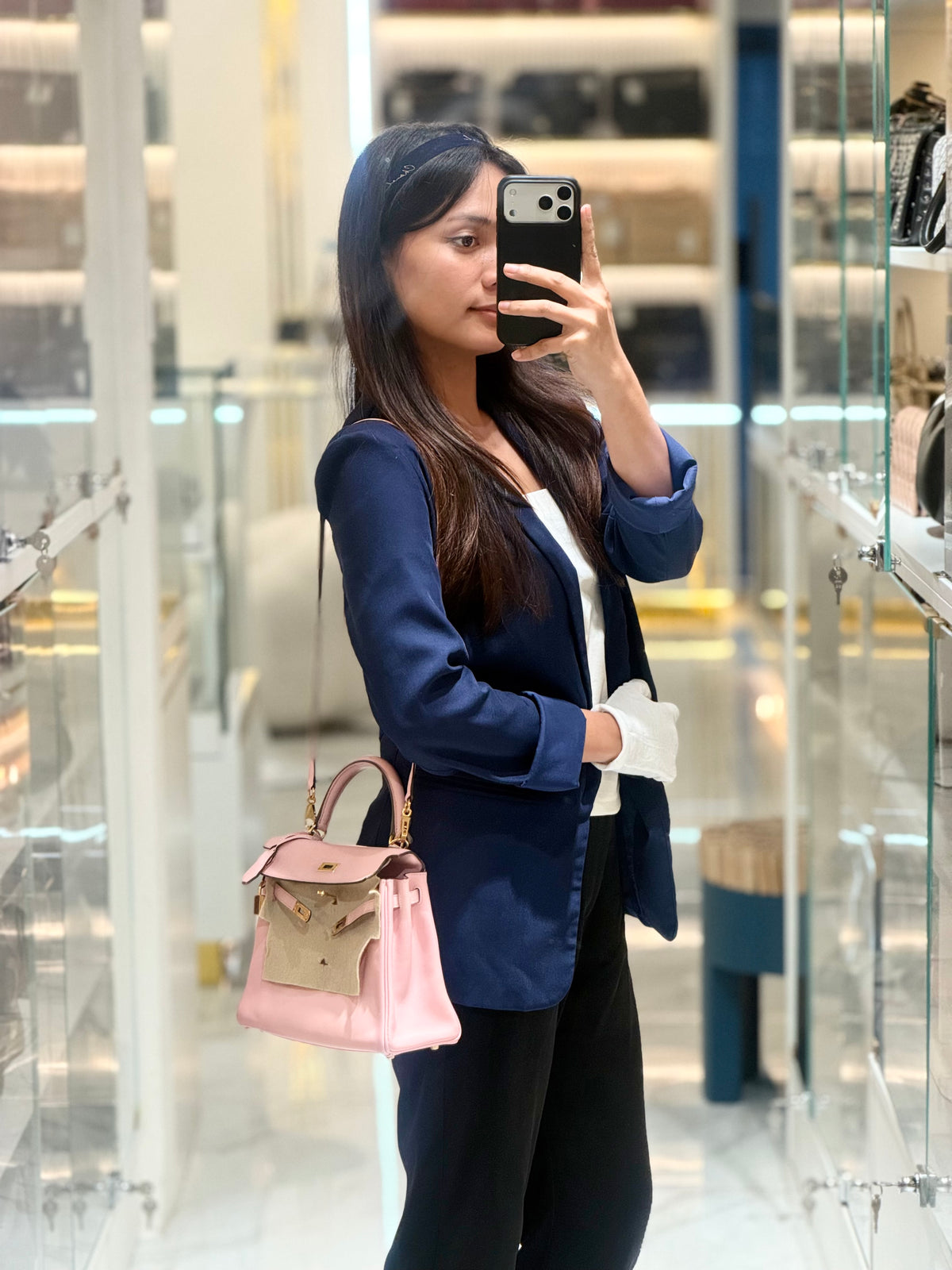 Hermes Kelly 25 Retourne in Rose Sakura Swift Leather and Gold Hardware Stamp T (2015) | Purse Maison Luxury Bags Shop