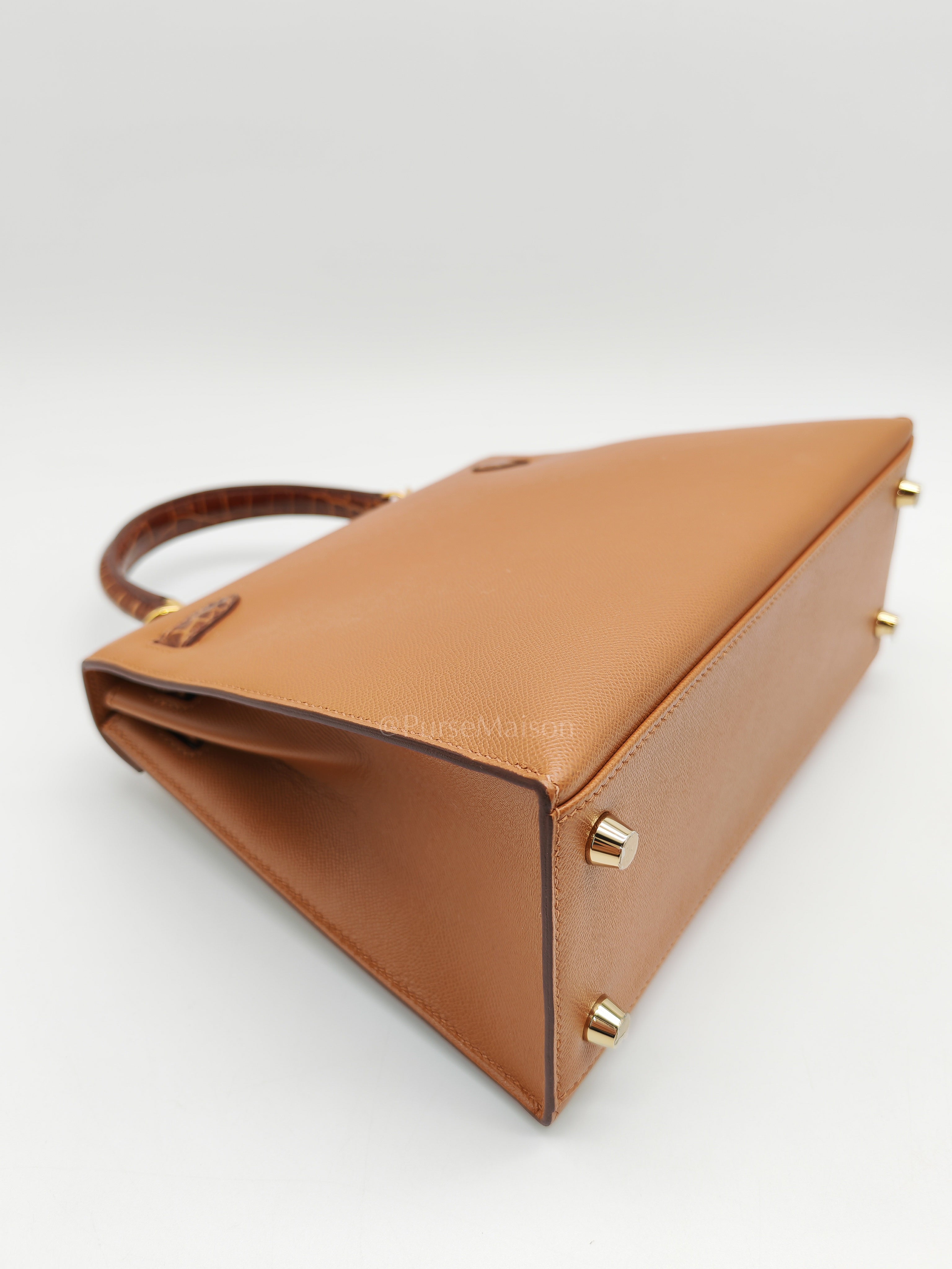 Kelly 25 Sellier in Gold Madame Leather and Shiny Croc Touch and Gold Hardware Stamp U (2022) | Purse Maison Luxury Bags Shop