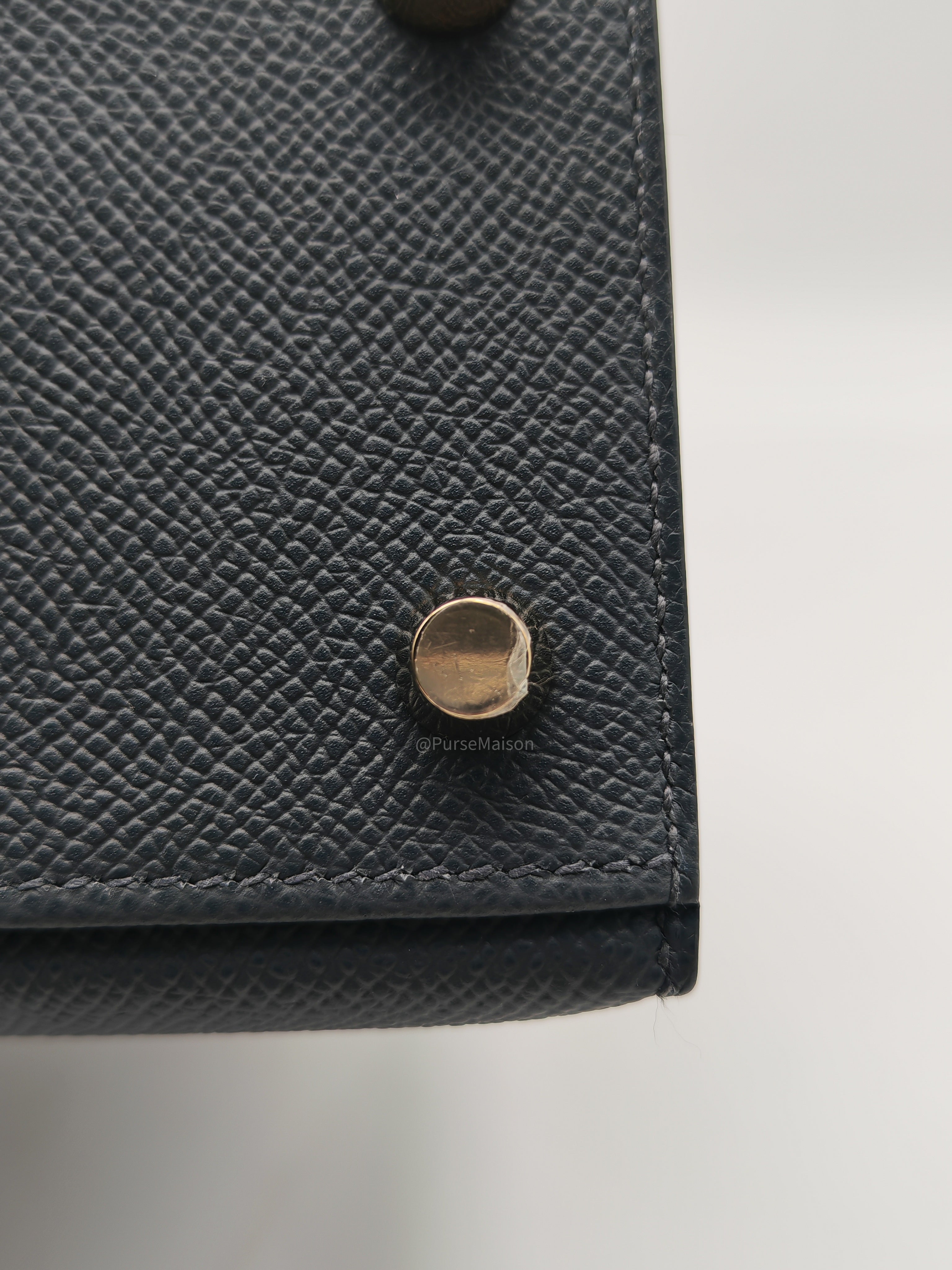 Hermes Kelly 25 Sellier in Gris Misty Epsom Leather and Permabrass Hardware Stamp W (2024) | Purse Maison Luxury Bags Shop