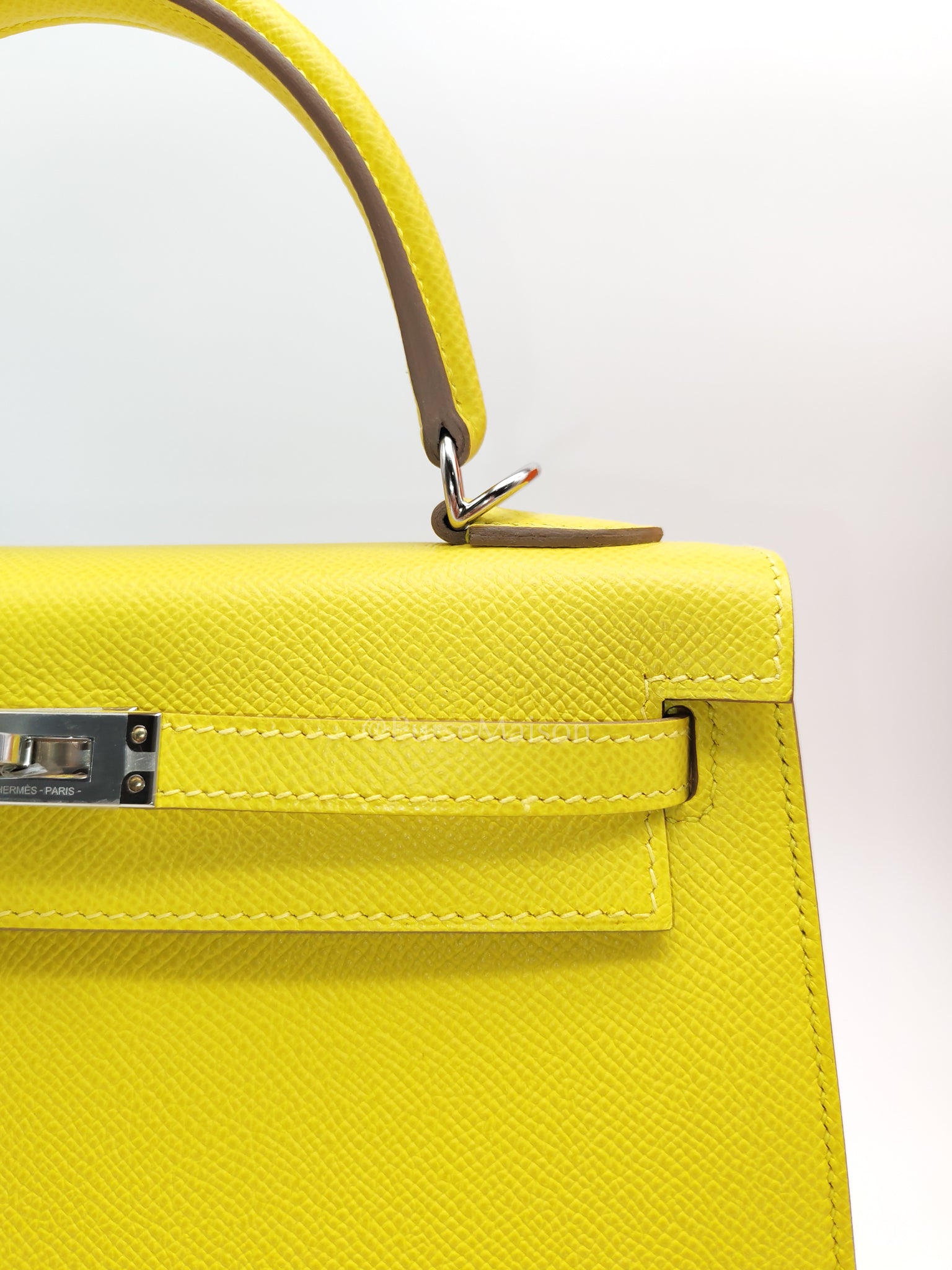 Kelly 25 Sellier in Lime Epsom Leather and Palladiun Hardware Stamp U (2022) | Purse Maison Luxury Bags Shop