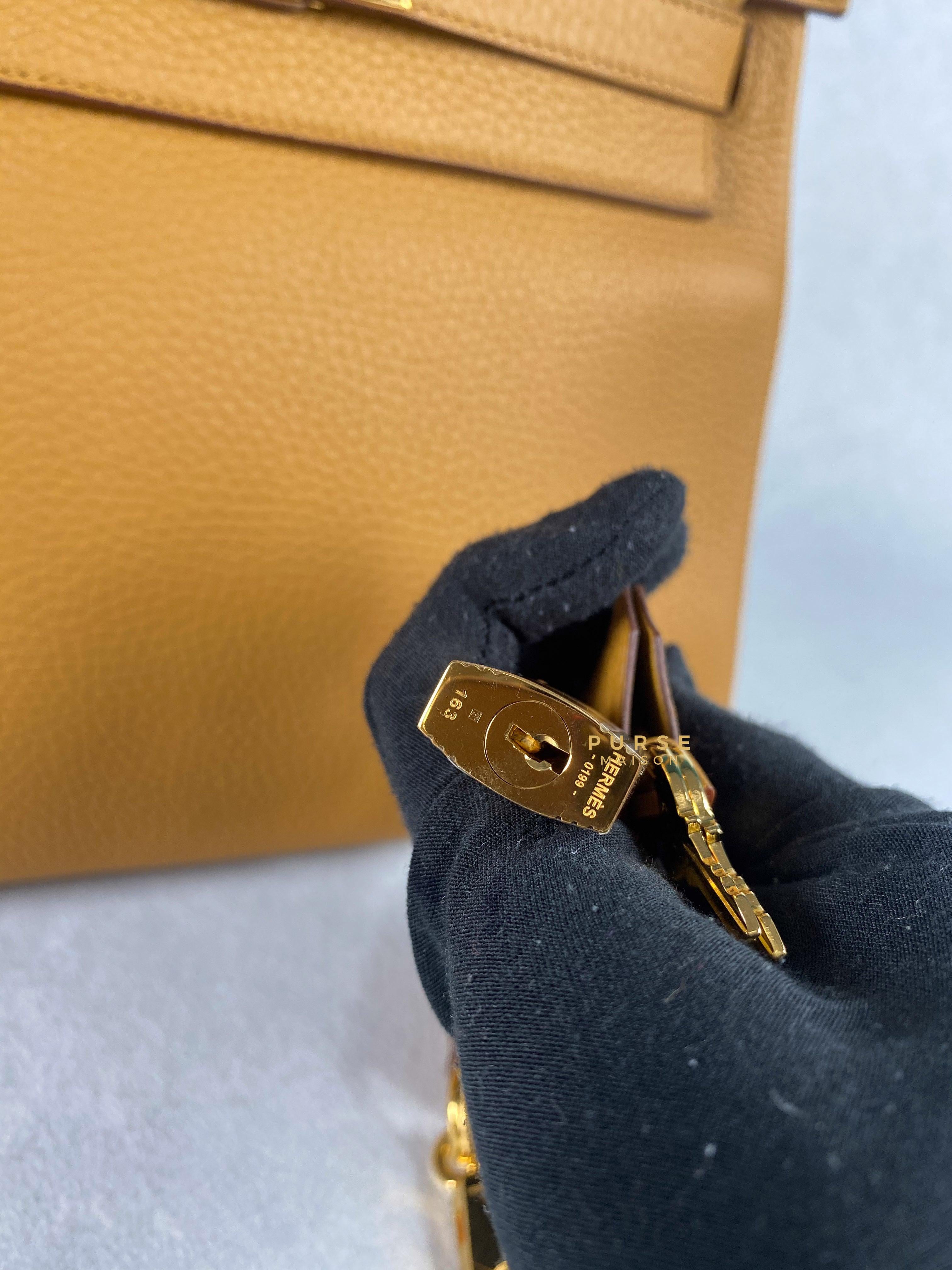 Hermes Kelly 28 Sesame in Clemence Leather and Gold Hardware Stamp Y (2020) | Purse Maison Luxury Bags Shop