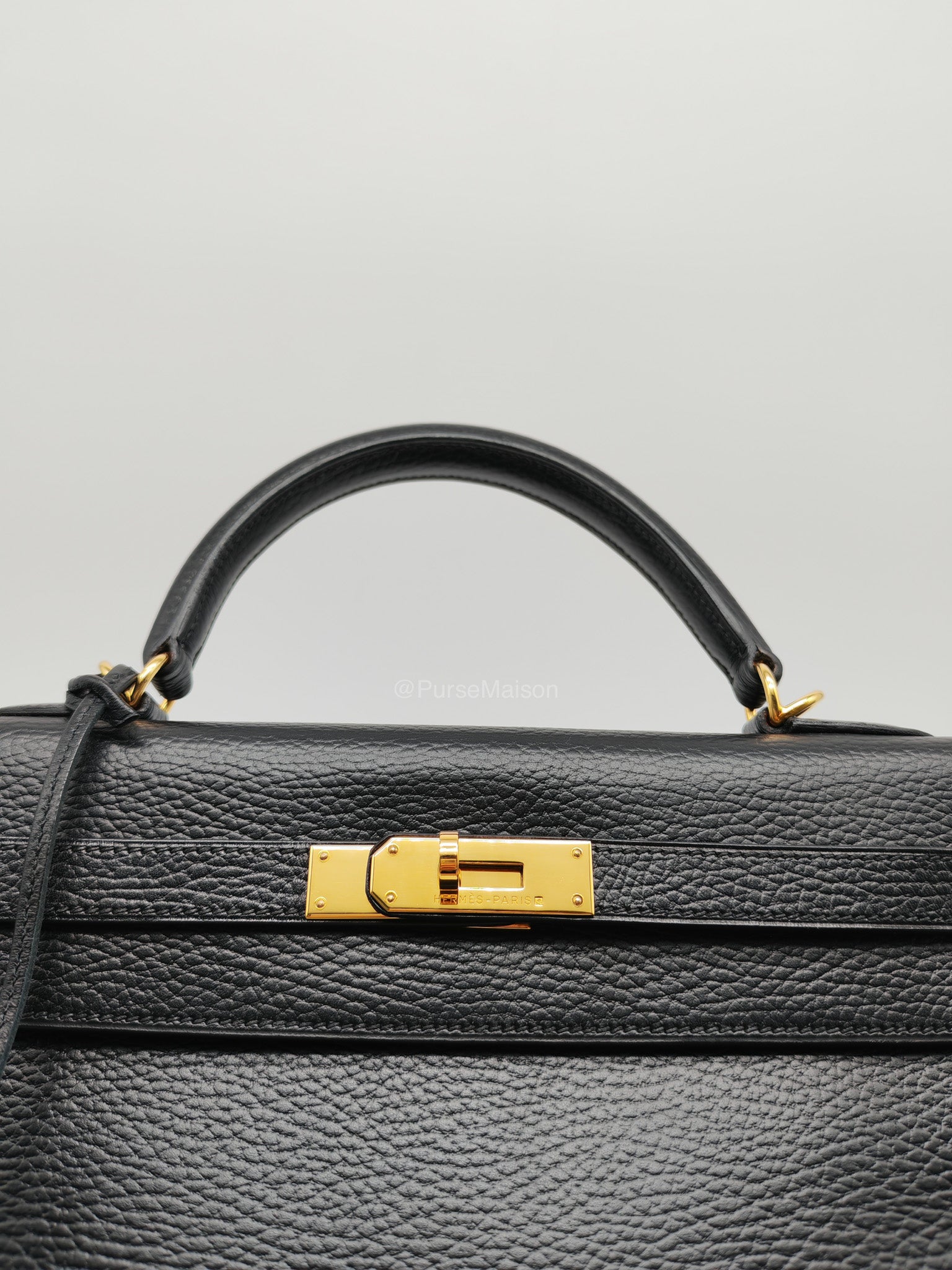 Hermes Kelly 32 in Black Ardennes Taurillon Leather Gold Hardware Stamp Square E(2001) | Purse Maison Luxury Bags Shop
