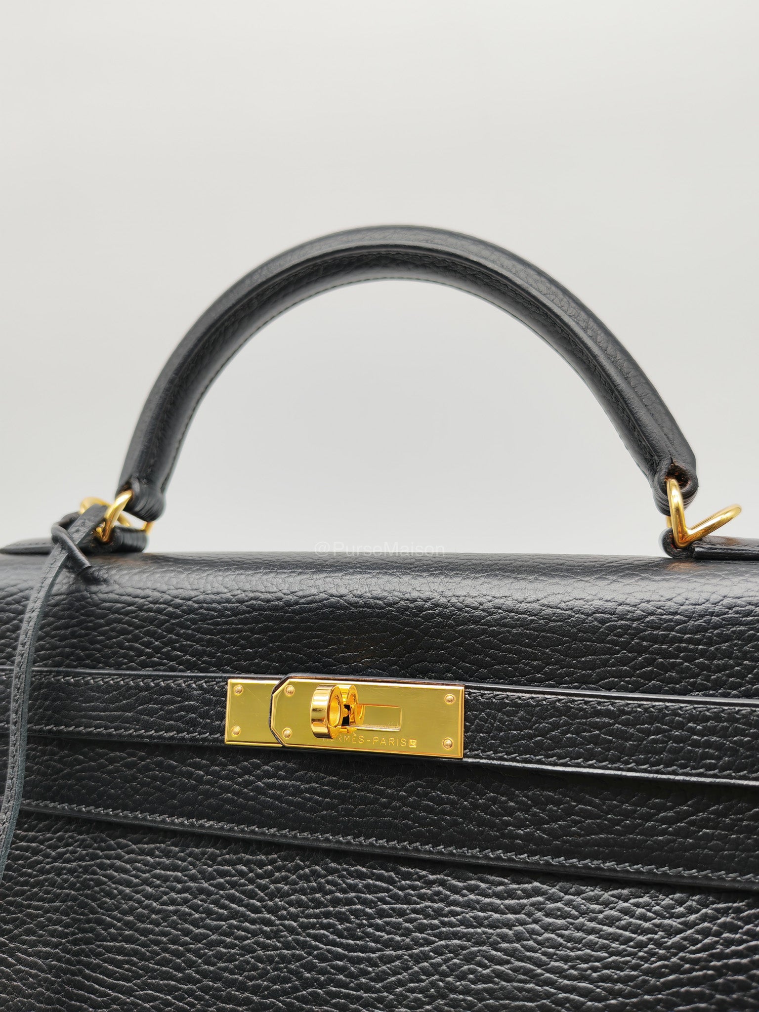 Hermes Kelly 32 in Black Ardennes Taurillon Leather Gold Hardware Stamp Square E(2001) | Purse Maison Luxury Bags Shop