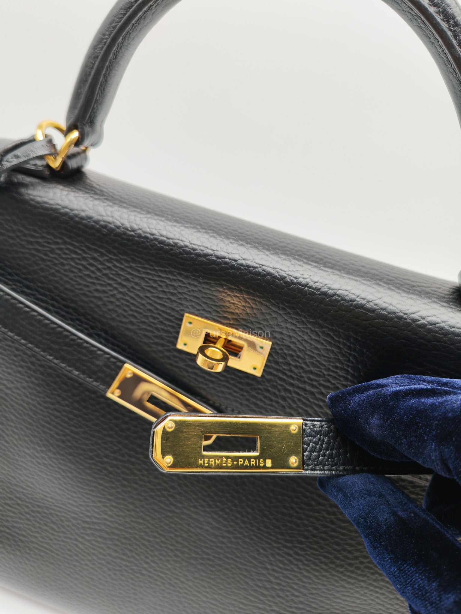 Hermes Kelly 32 in Black Ardennes Taurillon Leather Gold Hardware Stamp Square E(2001) | Purse Maison Luxury Bags Shop