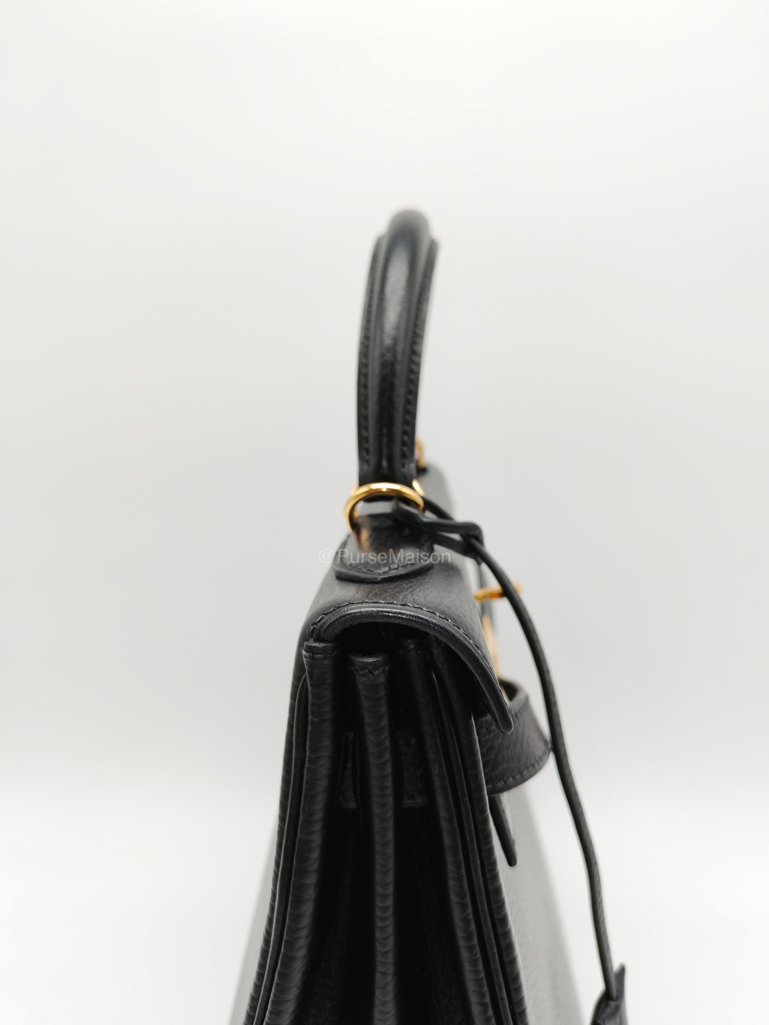 Hermes Kelly 32 in Black Ardennes Taurillon Leather Gold Hardware Stamp Square E(2001) | Purse Maison Luxury Bags Shop