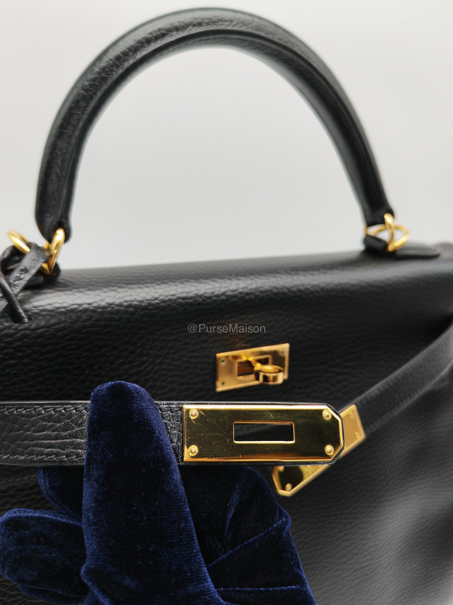 Hermes Kelly 32 in Black Ardennes Taurillon Leather Gold Hardware Stamp Square E(2001) | Purse Maison Luxury Bags Shop