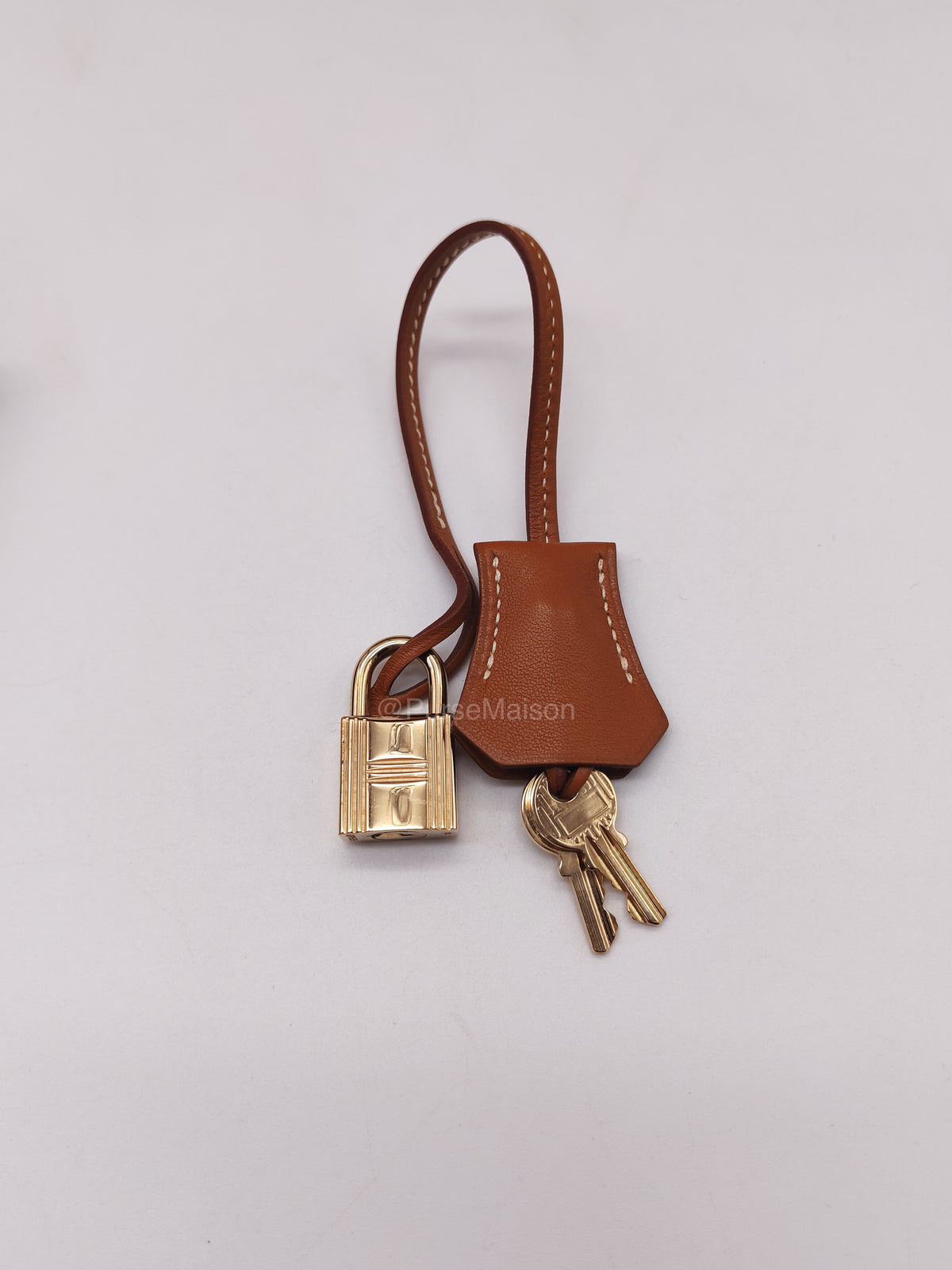 Hermes Kelly 32 Retourne in Gold Swift Leather and Gold Hardware Stamp Square E (2001) | Purse Maison Luxury Bags Shop