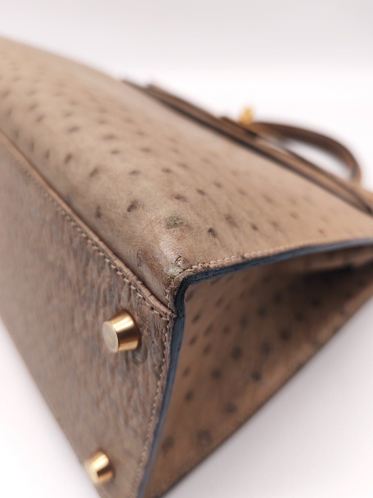 Hermes Kelly 32 Sellier in Mousse Ostrich Leather in Gold Hardware Stamp X Circle (1994) | Purse Maison Luxury Bags Shop