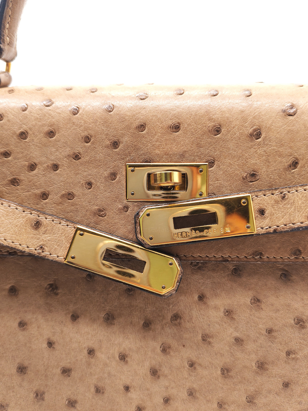 Hermes Kelly 32 Sellier in Mousse Ostrich Leather in Gold Hardware Stamp X Circle (1994) | Purse Maison Luxury Bags Shop