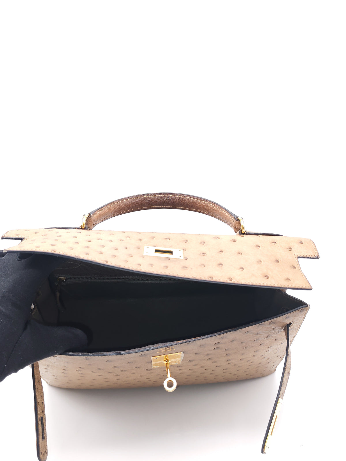 Hermes Kelly 32 Sellier in Mousse Ostrich Leather in Gold Hardware Stamp X Circle (1994) | Purse Maison Luxury Bags Shop