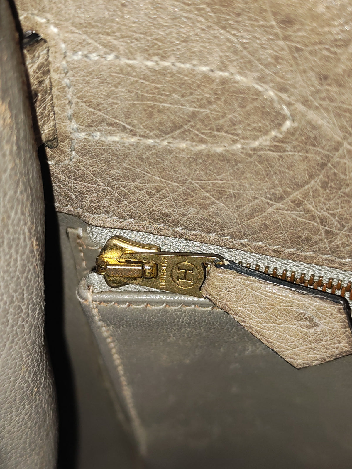 Hermes Kelly 32 Sellier in Mousse Ostrich Leather in Gold Hardware Stamp X Circle (1994) | Purse Maison Luxury Bags Shop