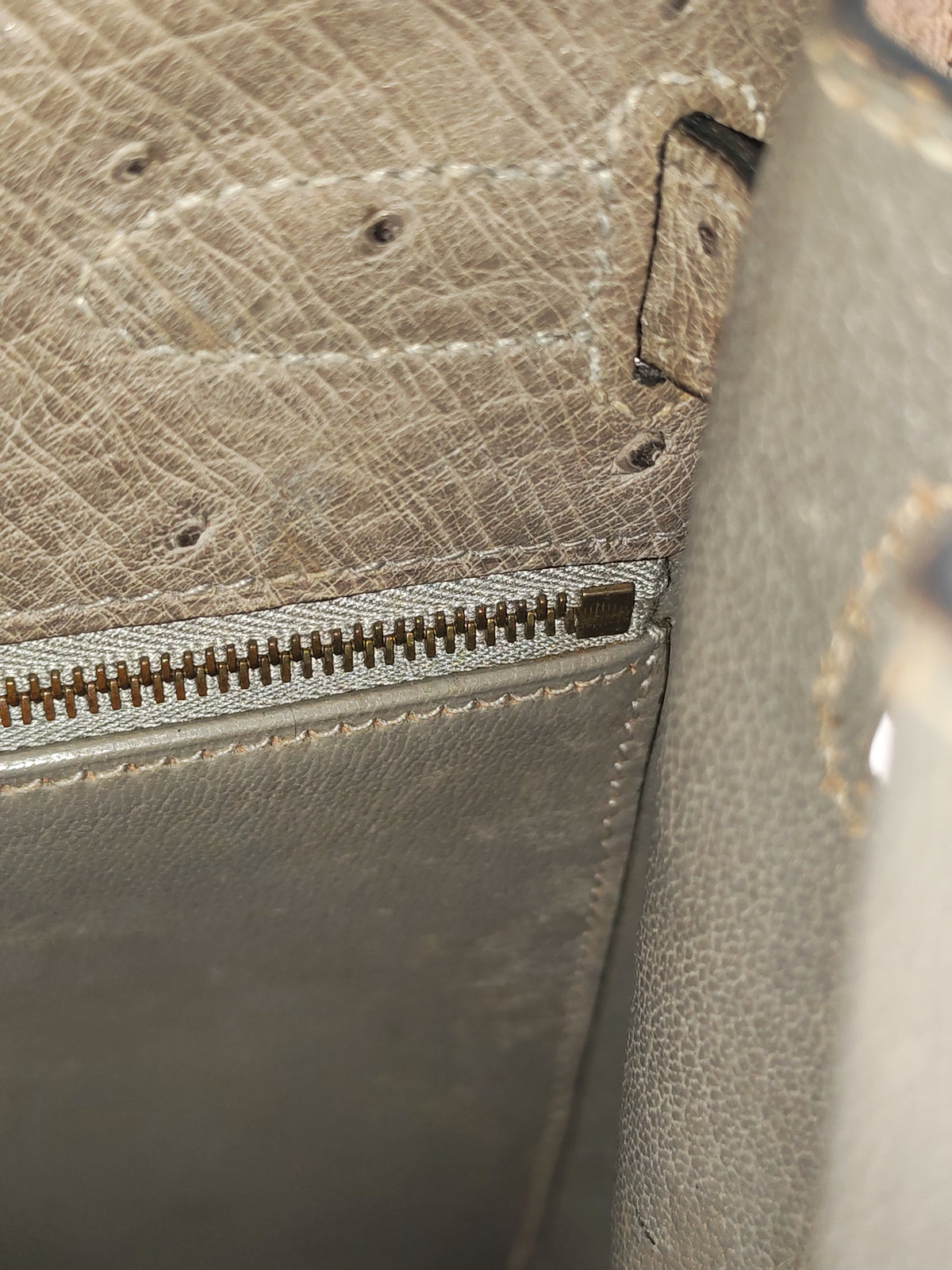 Hermes Kelly 32 Sellier in Mousse Ostrich Leather in Gold Hardware Stamp X Circle (1994) | Purse Maison Luxury Bags Shop
