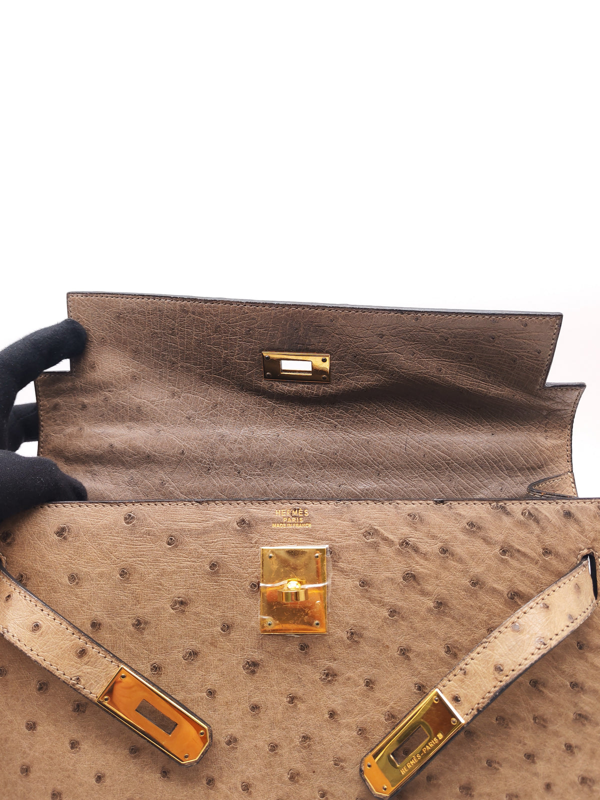 Hermes Kelly 32 Sellier in Mousse Ostrich Leather in Gold Hardware Stamp X Circle (1994) | Purse Maison Luxury Bags Shop