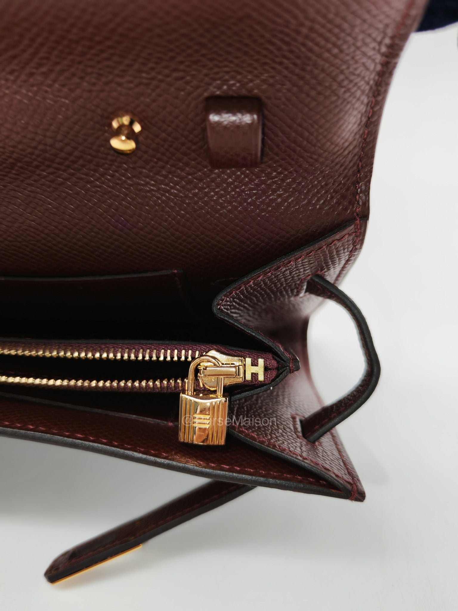 Hermes Kelly to go in Bordeaux Epsom Leather Gold Hardware Stamp U(2022) | Purse Maison Luxury Bags Shop