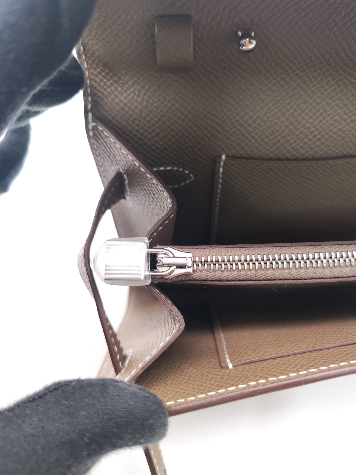 Hermes Kelly To Go in Taupe Epsom Leather and Palladium Hardware Stamp B (2023) | Purse Maison Luxury Bags Shop