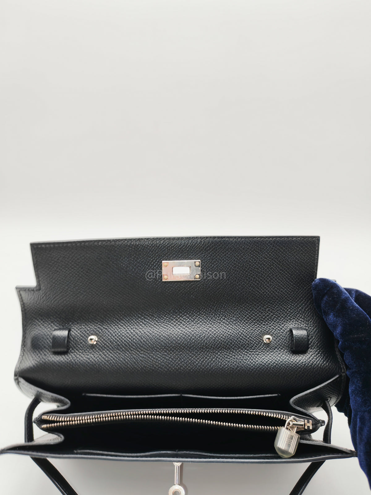 Hermes Kelly To Go Wallet Bag in Noir/Black Epsom Leather Palladium Stamp Y(2020) | Purse Maison Luxury Bags Shop