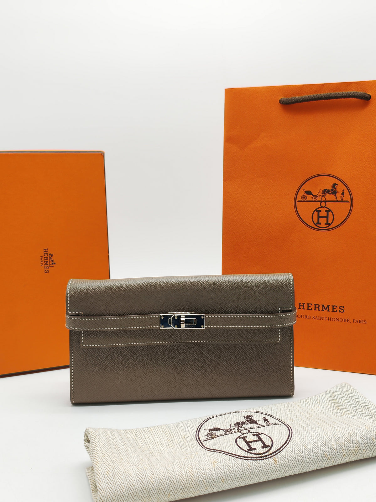 Hermes Kelly Wallet in Etoupe Epsom Leather and Palladium Hardware Stamp A (2017) | Purse Maison Luxury Bags Shop