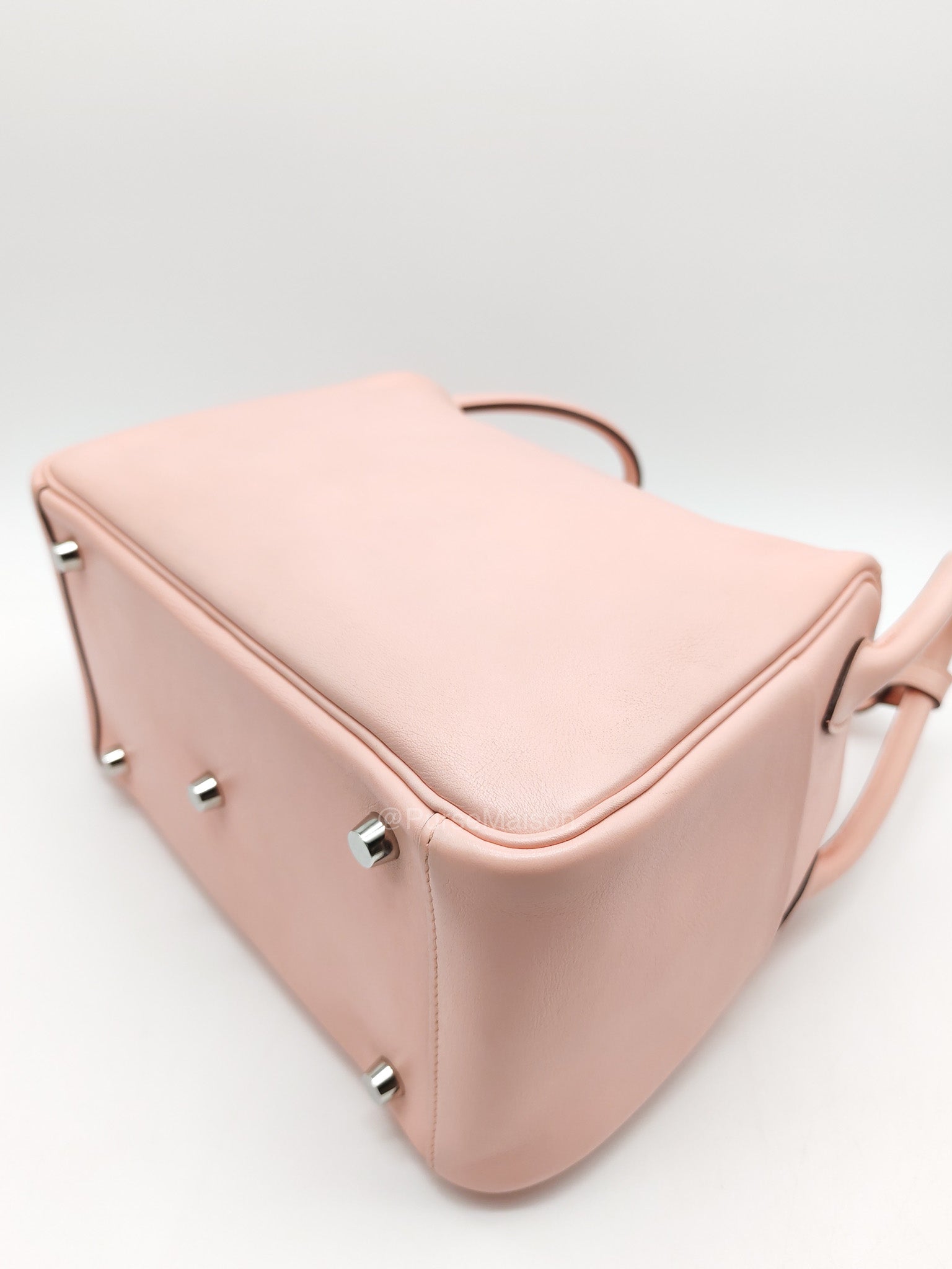 Hermes Lindy 26 in Rose Sakura Swift Leather Palladium Hardware Stamp X(2016) | Purse Maison Luxury Bags Shop