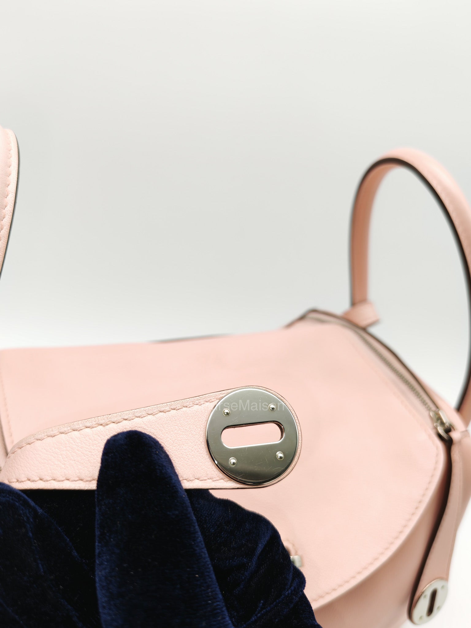 Hermes Lindy 26 in Rose Sakura Swift Leather Palladium Hardware Stamp X(2016) | Purse Maison Luxury Bags Shop